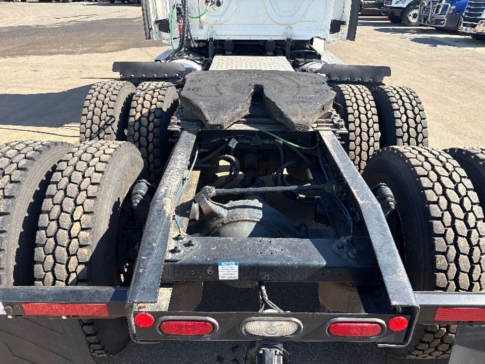 Day Cab Tractor-Heavy Duty Tractors-Freightliner-2019-T12664ST-Mebane-NC-627,308\n\t\tmiles-$ 28,750 - Image 6