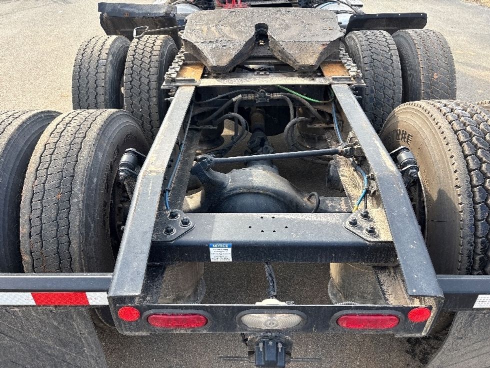 Day Cab Tractor-Heavy Duty Tractors-Freightliner-2019-T12664ST-Mebane-NC-677,261\n\t\tmiles-$ 22,750 - Image 6