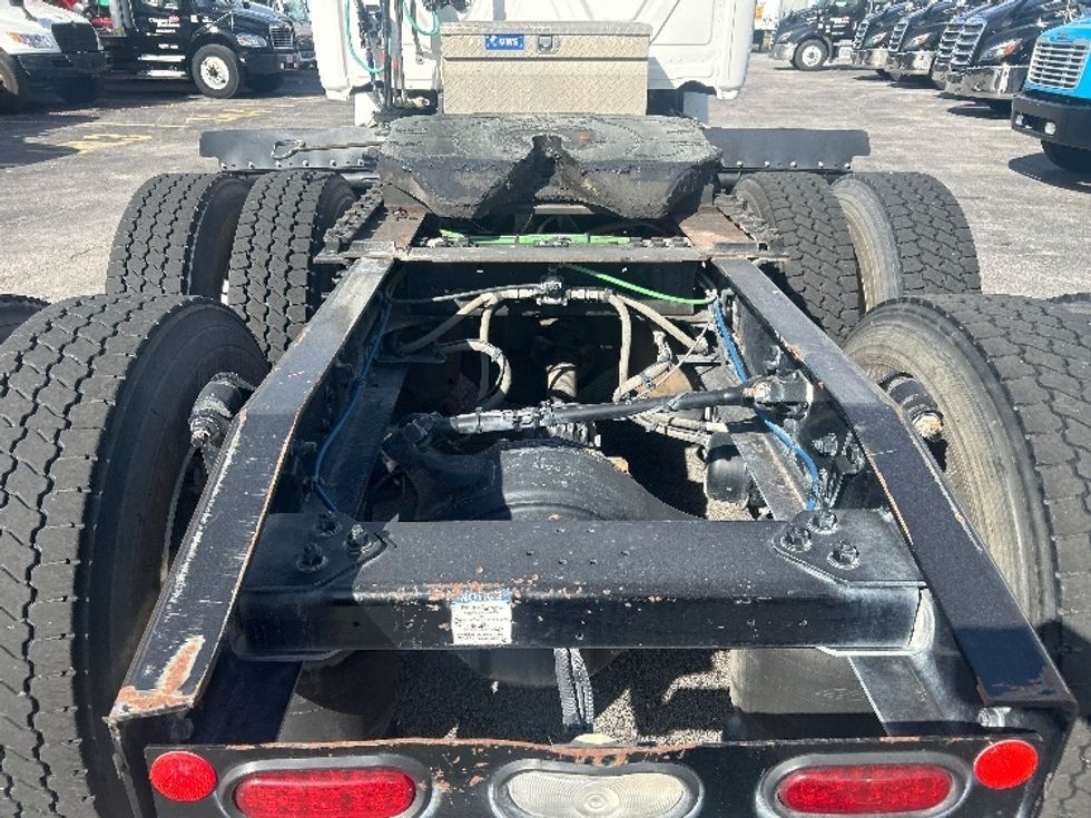 Day Cab Tractor-Heavy Duty Tractors-Freightliner-2019-T12664ST-Medley-FL-198,836\n\t\tmiles-$ 54,250 - Image 6