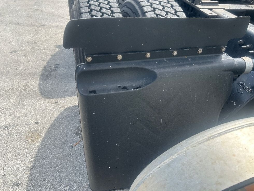 Day Cab Tractor-Heavy Duty Tractors-Freightliner-2019-T12664ST-Medley-FL-216,803\n\t\tmiles-$ 55,500 - Image 20