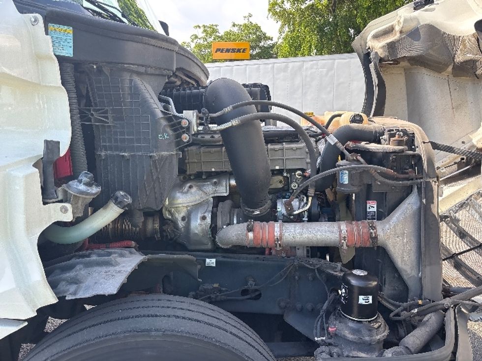 Day Cab Tractor-Heavy Duty Tractors-Freightliner-2019-T12664ST-Medley-FL-422,757\n\t\tmiles-$ 43,250 - Image 15