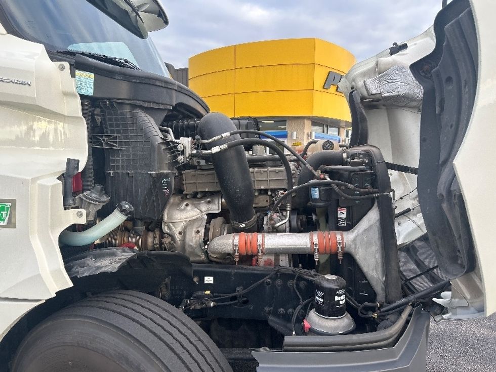 Day Cab Tractor-Heavy Duty Tractors-Freightliner-2019-T12664ST-Melrose Park-IL-247,714\n\t\tmiles-$ 52,750 - Image 16