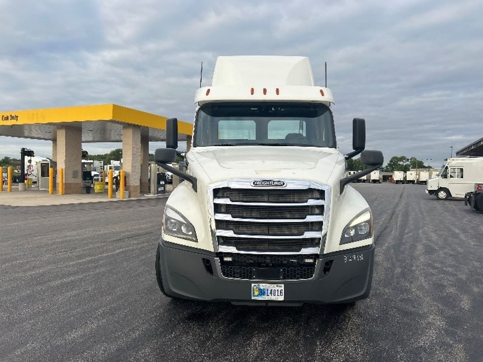 Day Cab Tractor-Heavy Duty Tractors-Freightliner-2019-T12664ST-Melrose Park-IL-247,714\n\t\tmiles-$ 52,750 - Image 2