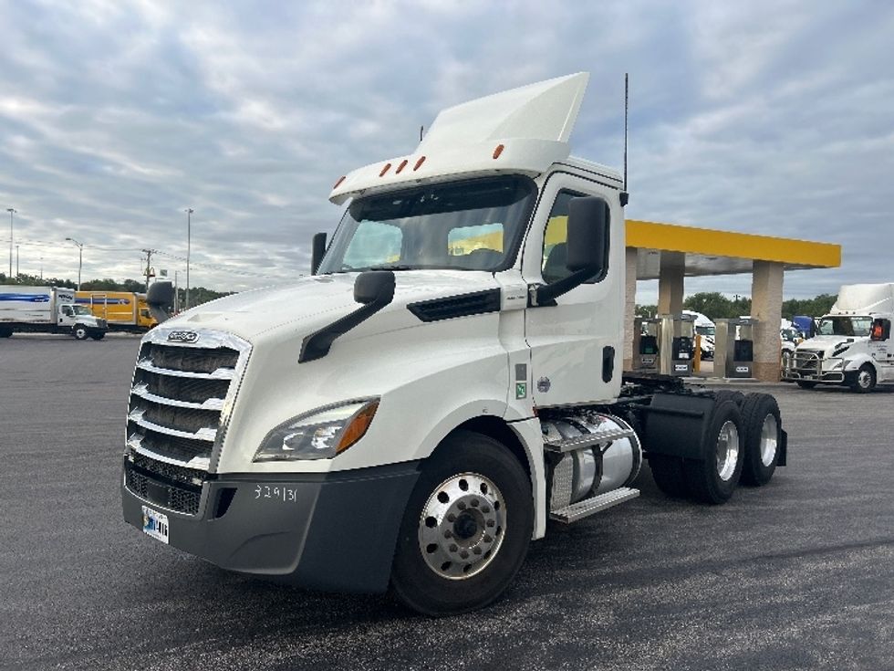 Day Cab Tractor-Heavy Duty Tractors-Freightliner-2019-T12664ST-Melrose Park-IL-247,714\n\t\tmiles-$ 52,750 - Image 3