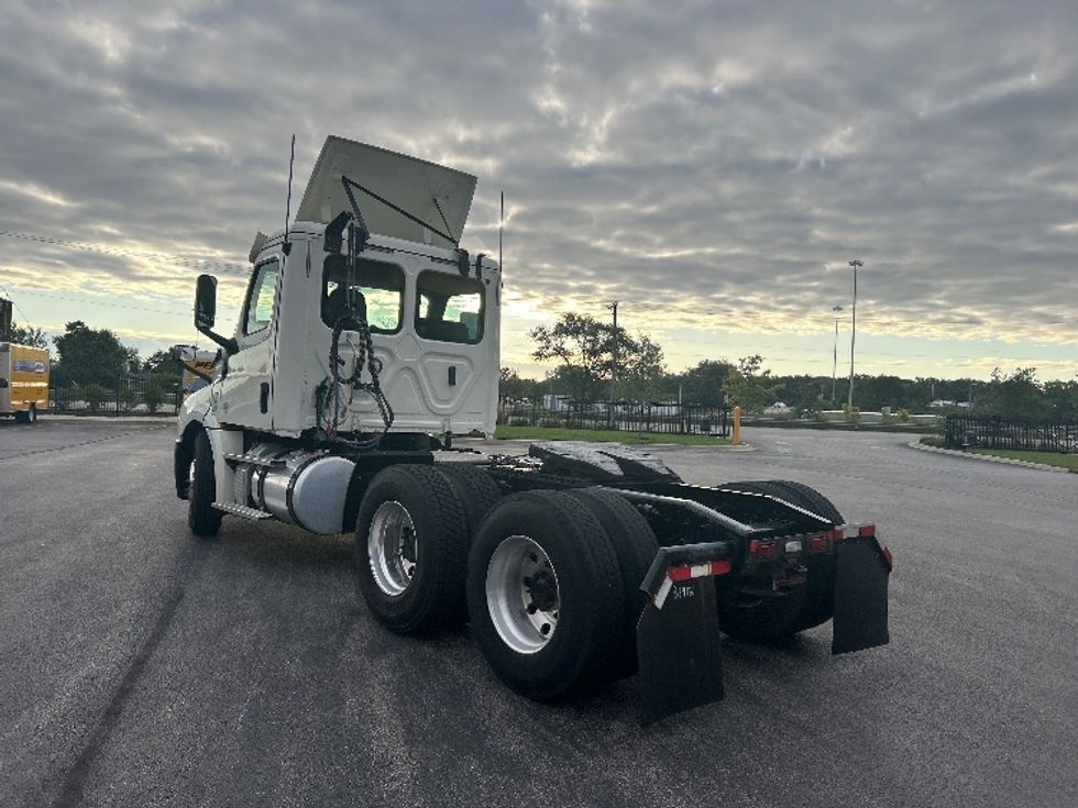 Day Cab Tractor-Heavy Duty Tractors-Freightliner-2019-T12664ST-Melrose Park-IL-247,714\n\t\tmiles-$ 52,750 - Image 5