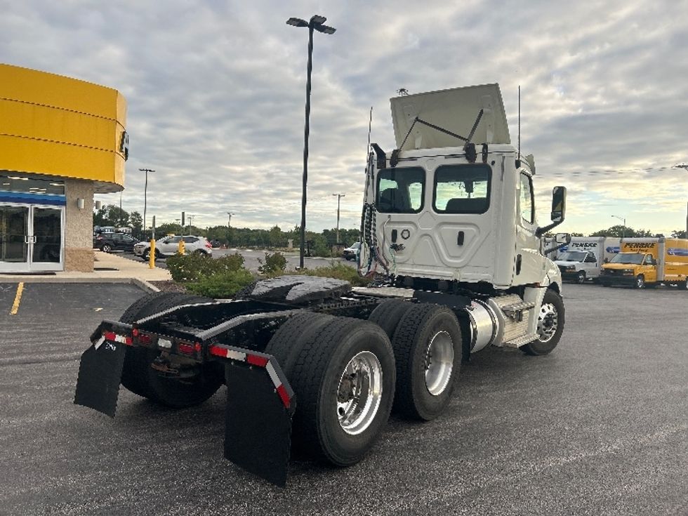 Day Cab Tractor-Heavy Duty Tractors-Freightliner-2019-T12664ST-Melrose Park-IL-247,714\n\t\tmiles-$ 52,750 - Image 7