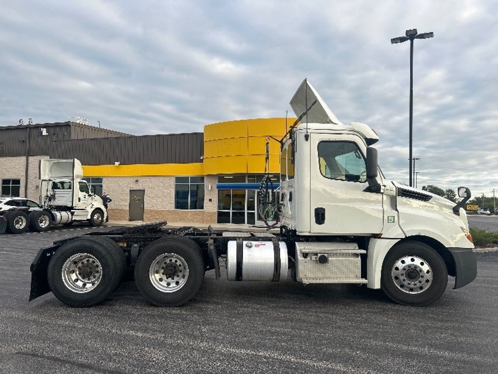 Day Cab Tractor-Heavy Duty Tractors-Freightliner-2019-T12664ST-Melrose Park-IL-247,714\n\t\tmiles-$ 52,750 - Image 8