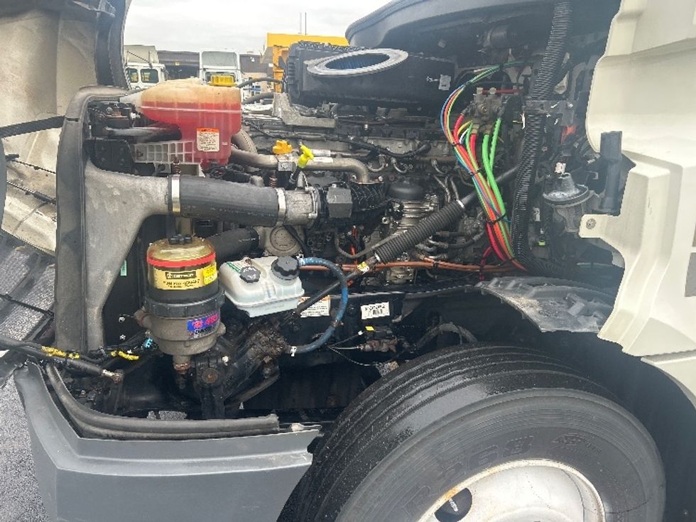 Day Cab Tractor-Heavy Duty Tractors-Freightliner-2019-T12664ST-Melrose Park-IL-340,817\n\t\tmiles-$ 45,750 - Image 16