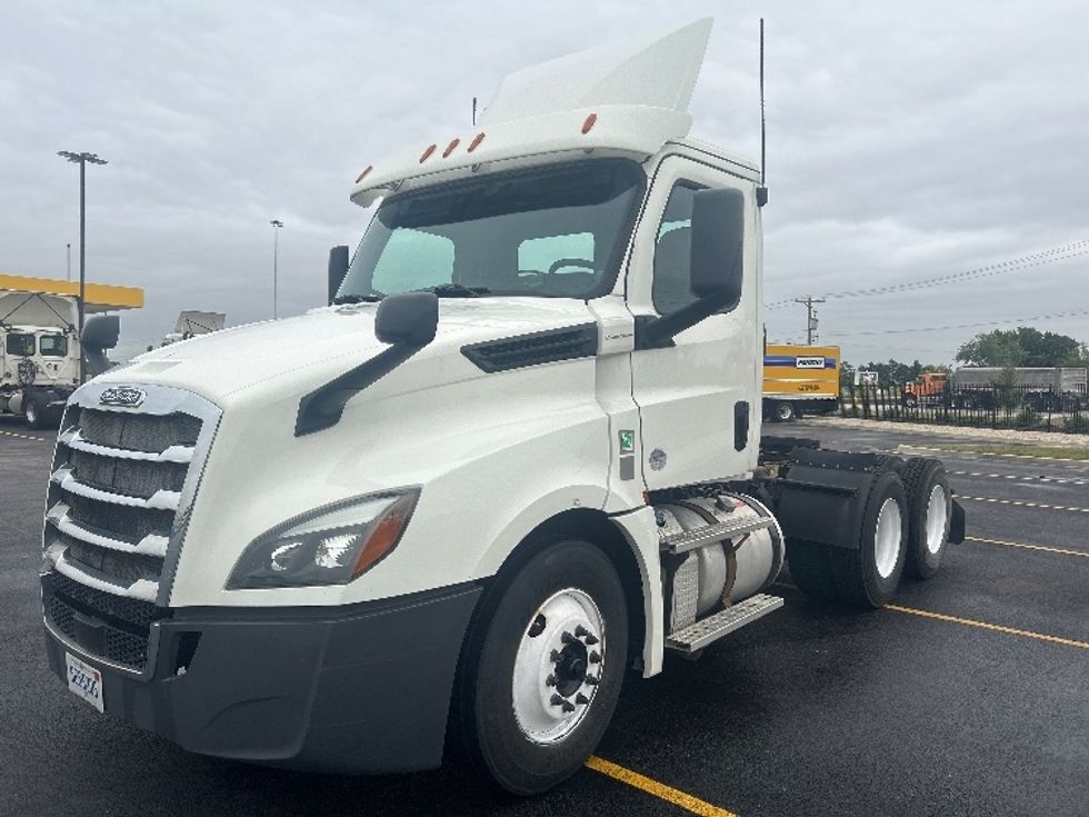 Day Cab Tractor-Heavy Duty Tractors-Freightliner-2019-T12664ST-Melrose Park-IL-340,817\n\t\tmiles-$ 45,750 - Image 3