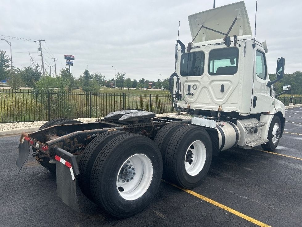 Day Cab Tractor-Heavy Duty Tractors-Freightliner-2019-T12664ST-Melrose Park-IL-340,817\n\t\tmiles-$ 45,750 - Image 7