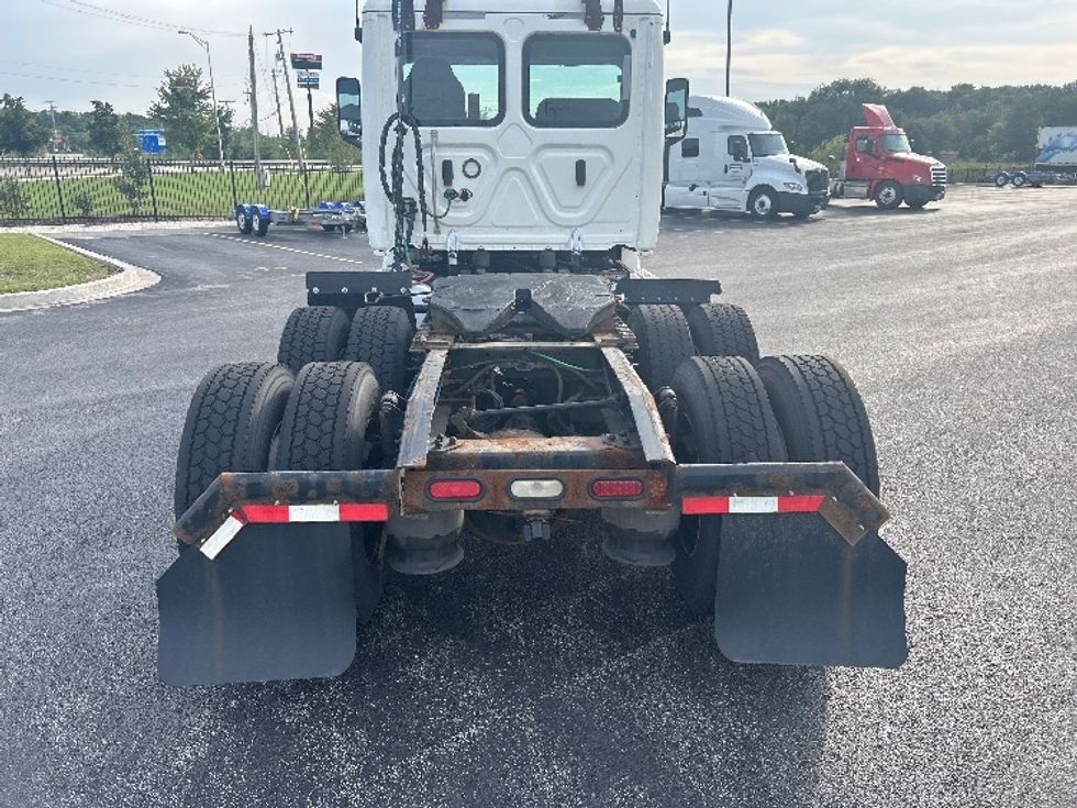 Day Cab Tractor-Heavy Duty Tractors-Freightliner-2019-T12664ST-Melrose Park-IL-468,240\n\t\tmiles-$ 38,500 - Image 6