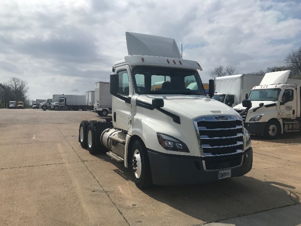 Day Cab Tractor-Heavy Duty Tractors-Freightliner-2019-T12664ST-Memphis-TN-281,170\n\t\tmiles-$ 63,500 - Image 1