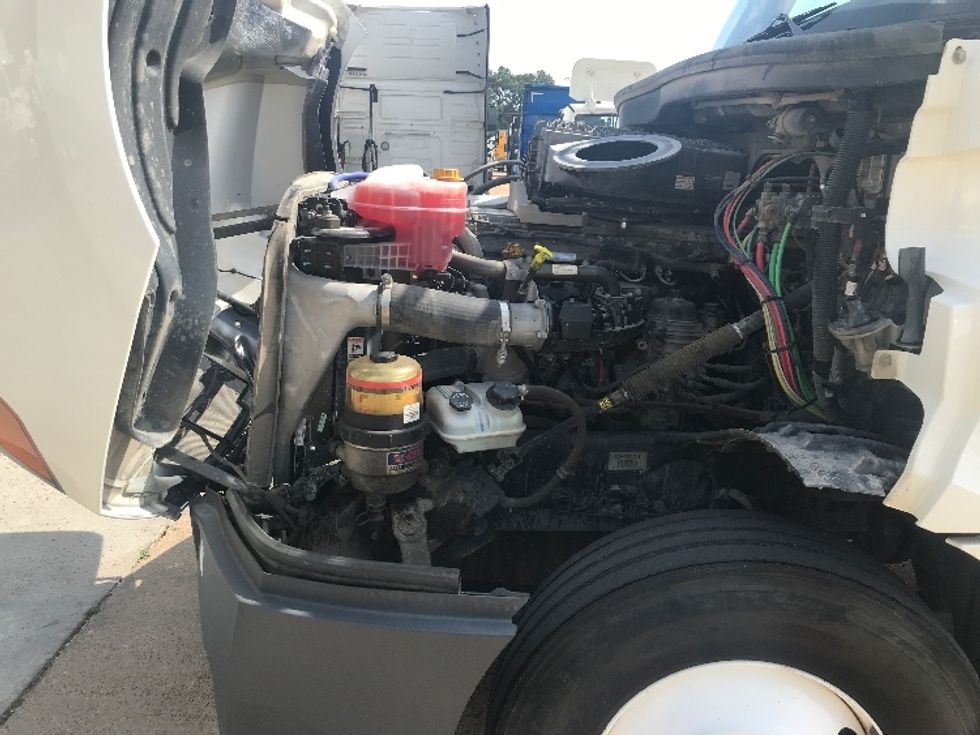 Day Cab Tractor-Heavy Duty Tractors-Freightliner-2019-T12664ST-Memphis-TN-281,170\n\t\tmiles-$ 63,500 - Image 16