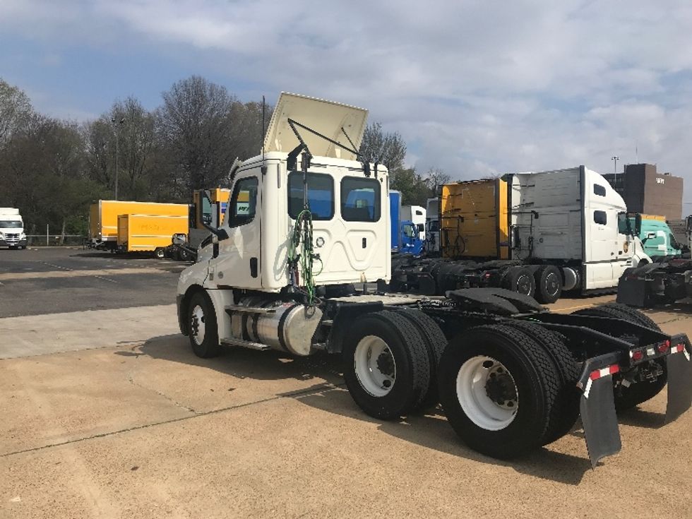 Day Cab Tractor-Heavy Duty Tractors-Freightliner-2019-T12664ST-Memphis-TN-281,170\n\t\tmiles-$ 63,500 - Image 5