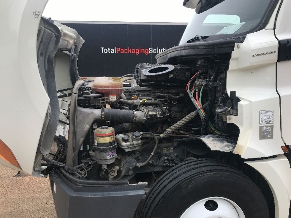 Day Cab Tractor-Heavy Duty Tractors-Freightliner-2019-T12664ST-Memphis-TN-282,428\n\t\tmiles-$ 63,500 - Image 16