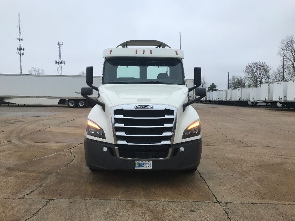 Day Cab Tractor-Heavy Duty Tractors-Freightliner-2019-T12664ST-Memphis-TN-282,428\n\t\tmiles-$ 63,500 - Image 2