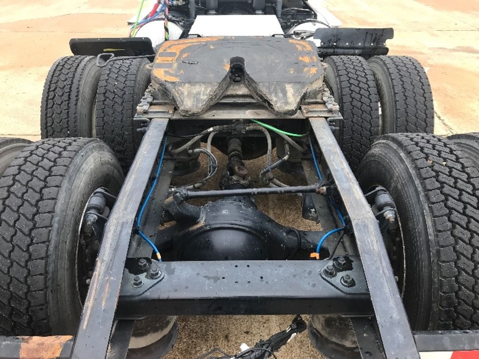 Day Cab Tractor-Heavy Duty Tractors-Freightliner-2019-T12664ST-Memphis-TN-282,428\n\t\tmiles-$ 63,500 - Image 6