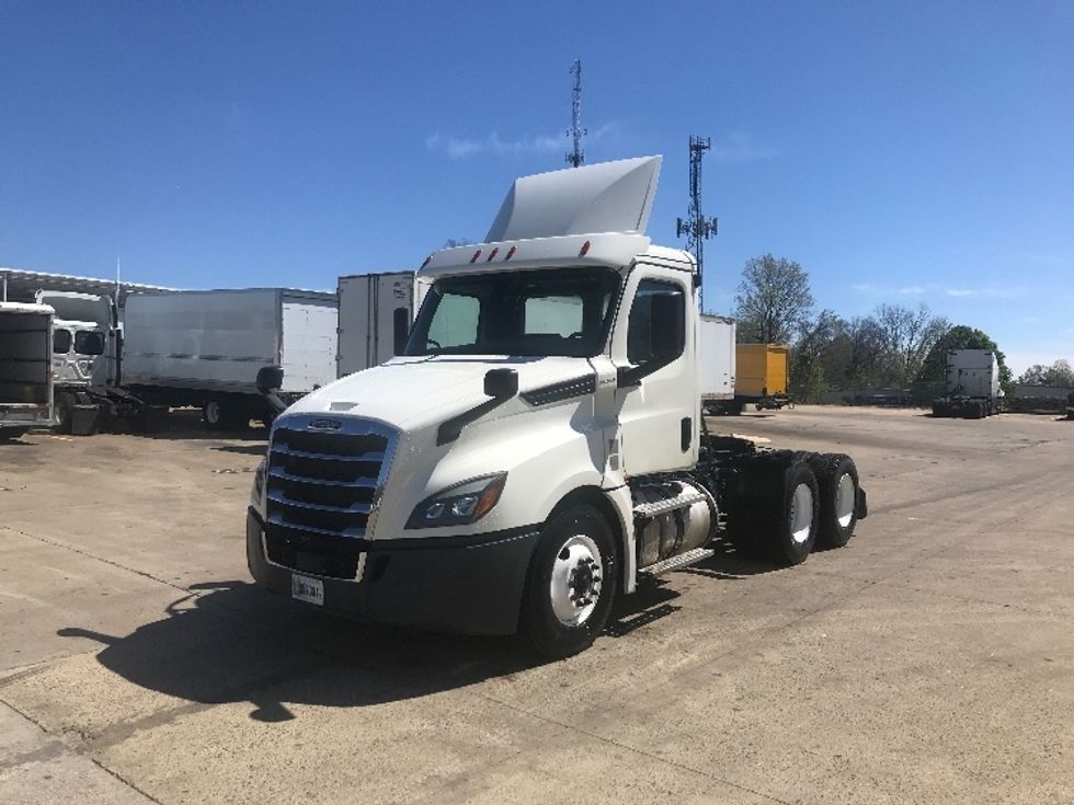 Day Cab Tractor-Heavy Duty Tractors-Freightliner-2019-T12664ST-Memphis-TN-300,073\n\t\tmiles-$ 62,250 - Image 3