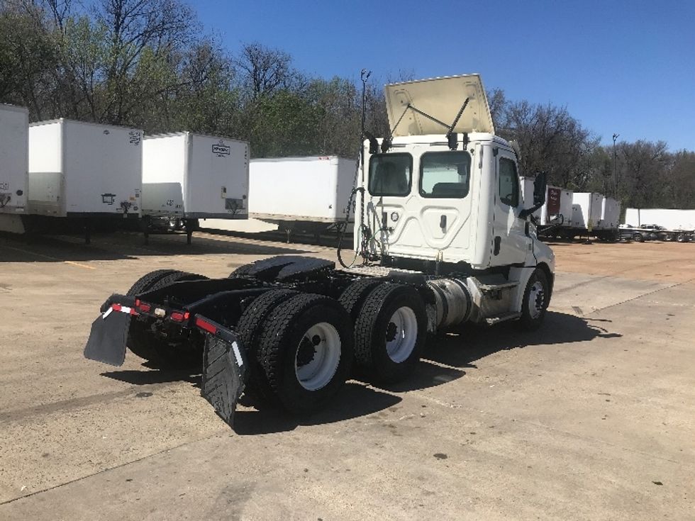 Day Cab Tractor-Heavy Duty Tractors-Freightliner-2019-T12664ST-Memphis-TN-300,073\n\t\tmiles-$ 62,250 - Image 7