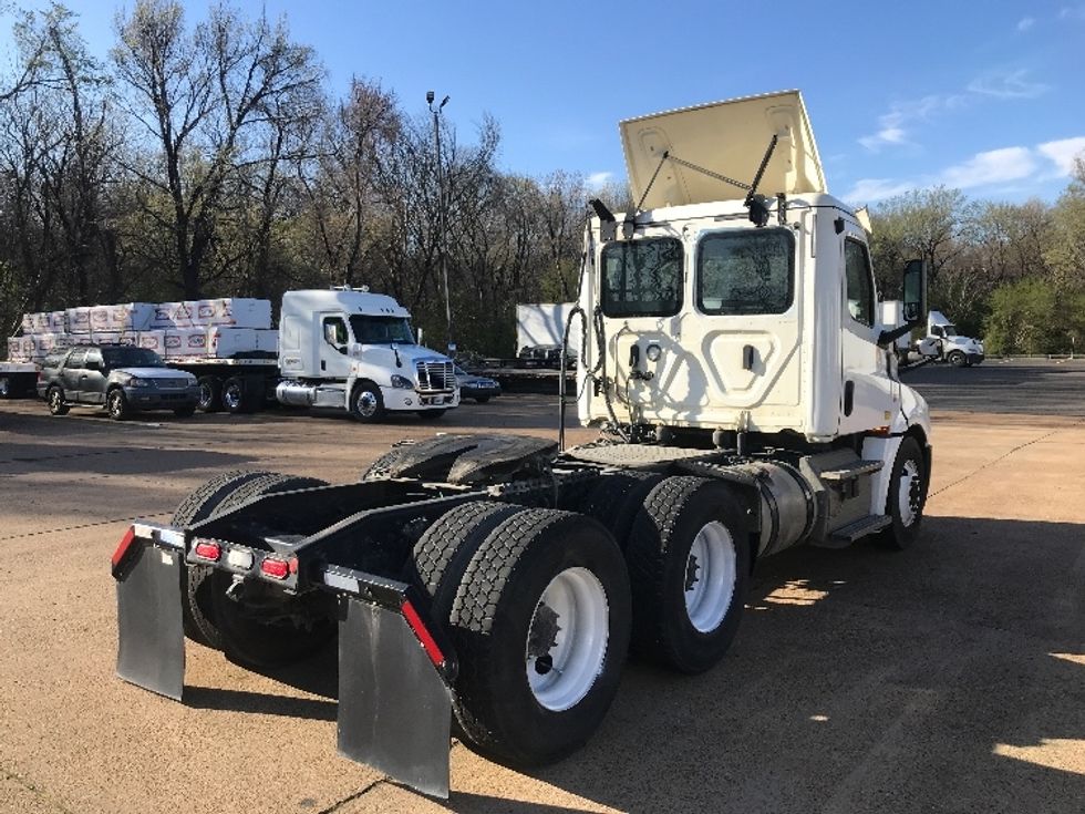 Day Cab Tractor-Heavy Duty Tractors-Freightliner-2019-T12664ST-Memphis-TN-305,821\n\t\tmiles-$ 62,000 - Image 7