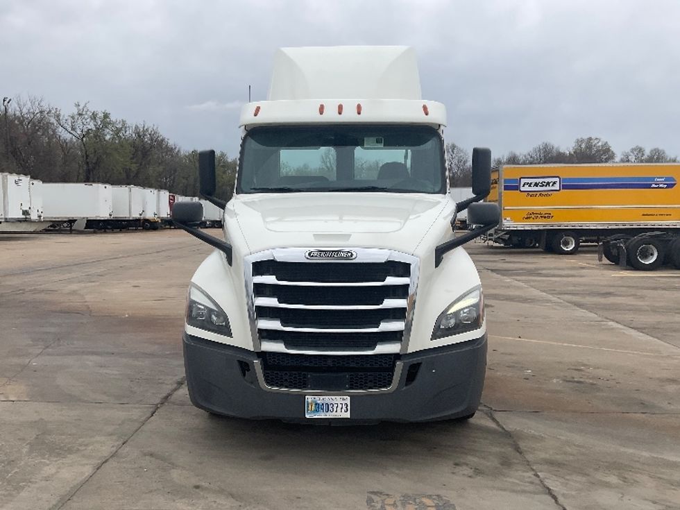 Day Cab Tractor-Heavy Duty Tractors-Freightliner-2019-T12664ST-Memphis-TN-320,616\n\t\tmiles-$ 61,000 - Image 2
