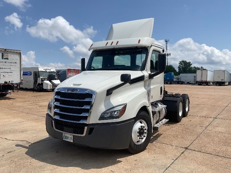 Day Cab Tractor-Heavy Duty Tractors-Freightliner-2019-T12664ST-Memphis-TN-324,271\n\t\tmiles-$ 62,750 - Image 3