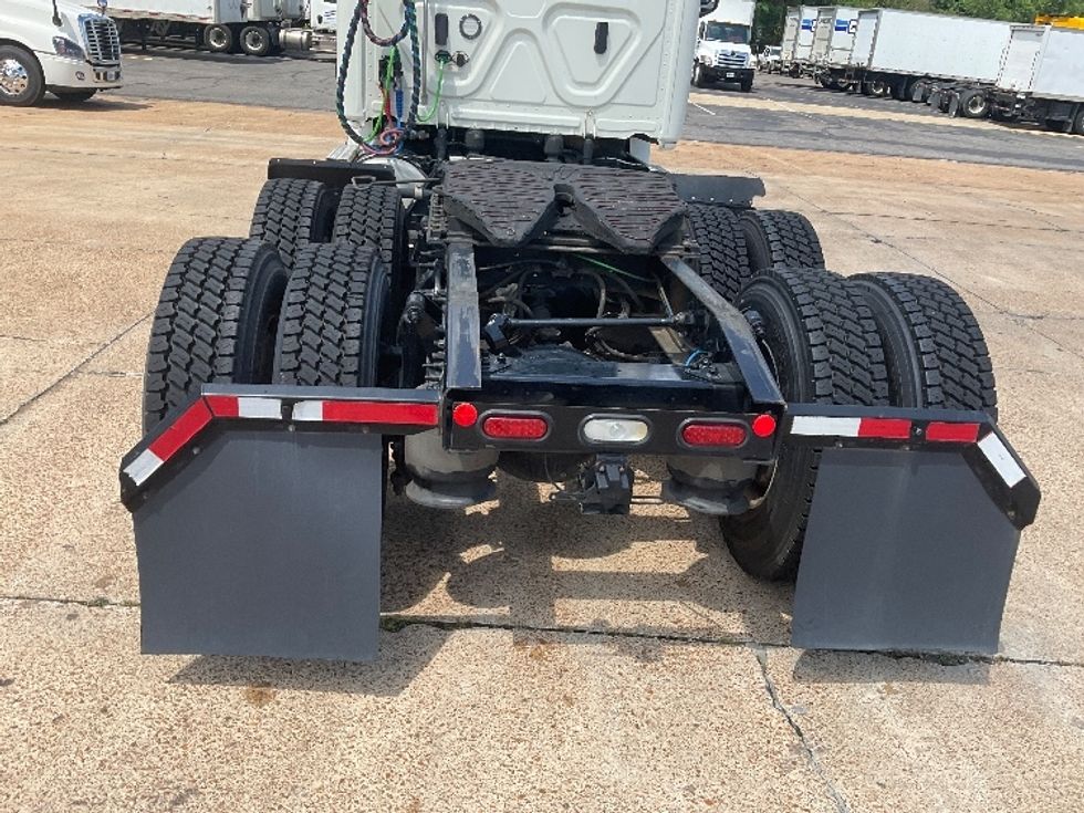 Day Cab Tractor-Heavy Duty Tractors-Freightliner-2019-T12664ST-Memphis-TN-324,271\n\t\tmiles-$ 62,750 - Image 6
