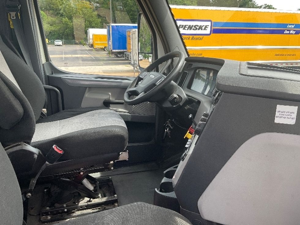 Day Cab Tractor-Heavy Duty Tractors-Freightliner-2019-T12664ST-Memphis-TN-339,972\n\t\tmiles-$ 64,750 - Image 14