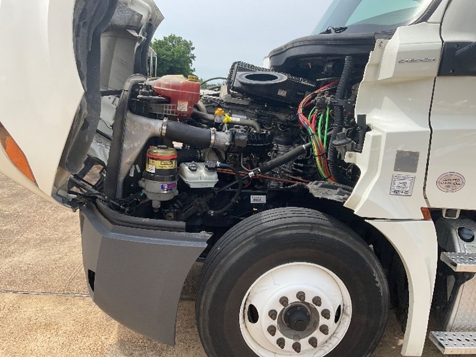 Day Cab Tractor-Heavy Duty Tractors-Freightliner-2019-T12664ST-Memphis-TN-339,972\n\t\tmiles-$ 64,750 - Image 16
