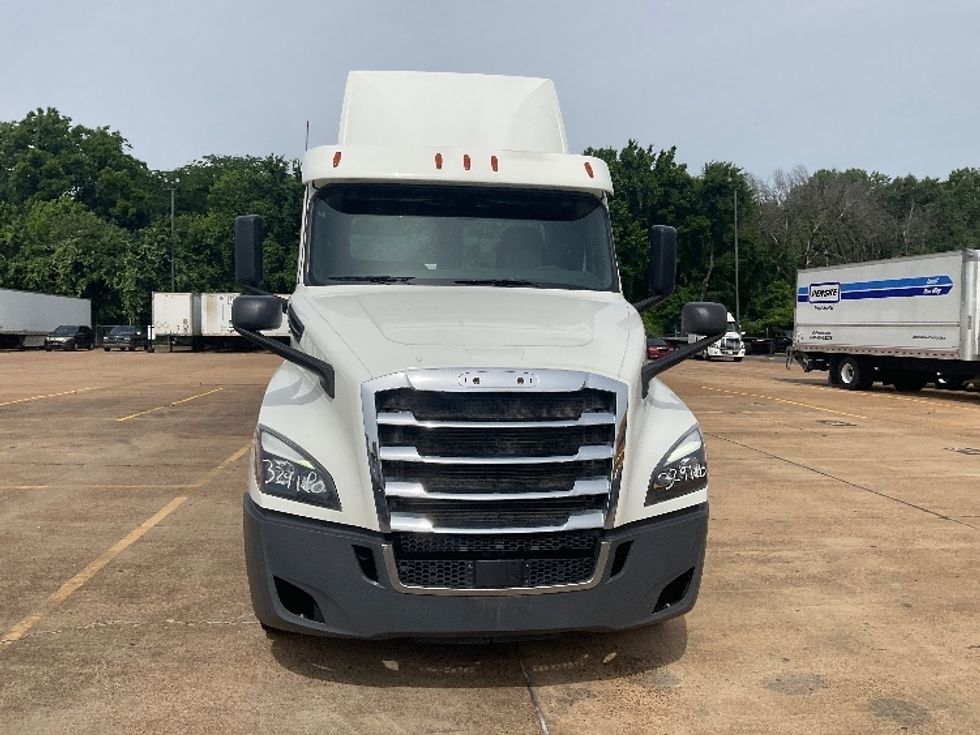 Day Cab Tractor-Heavy Duty Tractors-Freightliner-2019-T12664ST-Memphis-TN-339,972\n\t\tmiles-$ 64,750 - Image 2