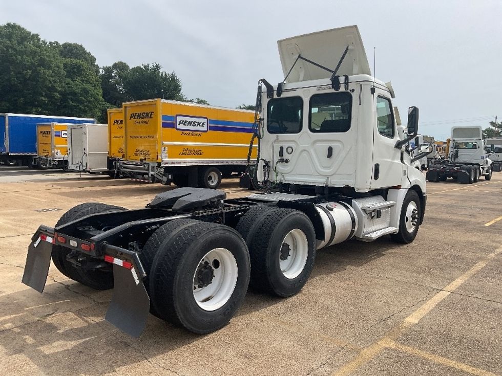 Day Cab Tractor-Heavy Duty Tractors-Freightliner-2019-T12664ST-Memphis-TN-339,972\n\t\tmiles-$ 64,750 - Image 7