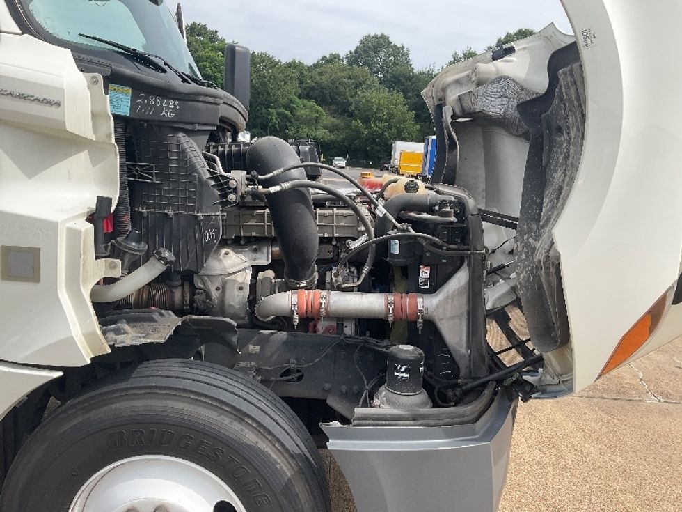 Day Cab Tractor-Heavy Duty Tractors-Freightliner-2019-T12664ST-Memphis-TN-344,060\n\t\tmiles-$ 64,500 - Image 15