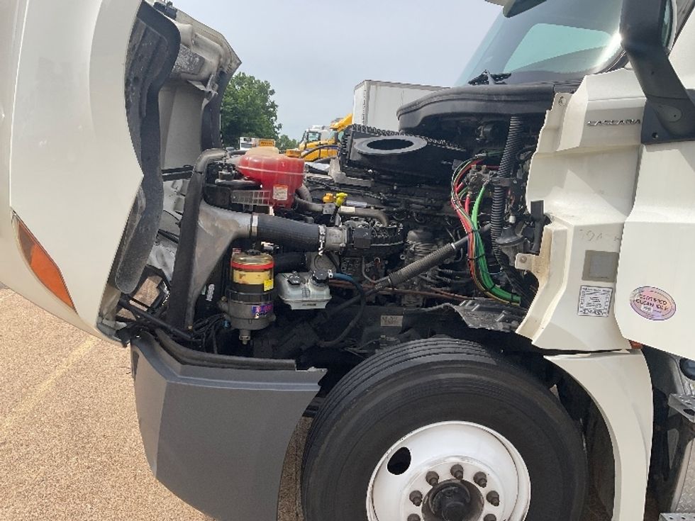 Day Cab Tractor-Heavy Duty Tractors-Freightliner-2019-T12664ST-Memphis-TN-344,060\n\t\tmiles-$ 64,500 - Image 16