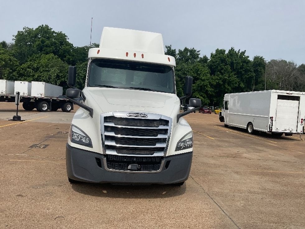 Day Cab Tractor-Heavy Duty Tractors-Freightliner-2019-T12664ST-Memphis-TN-344,060\n\t\tmiles-$ 64,500 - Image 2