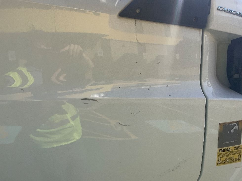 Day Cab Tractor-Heavy Duty Tractors-Freightliner-2019-T12664ST-Memphis-TN-366,022\n\t\tmiles-$ 58,000 - Image 17