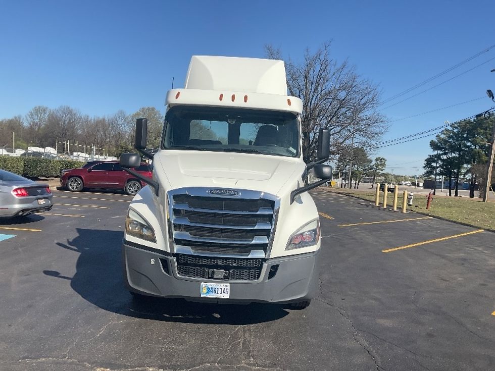 Day Cab Tractor-Heavy Duty Tractors-Freightliner-2019-T12664ST-Memphis-TN-366,022\n\t\tmiles-$ 58,000 - Image 2