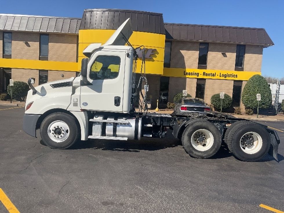 Day Cab Tractor-Heavy Duty Tractors-Freightliner-2019-T12664ST-Memphis-TN-366,022\n\t\tmiles-$ 58,000 - Image 4