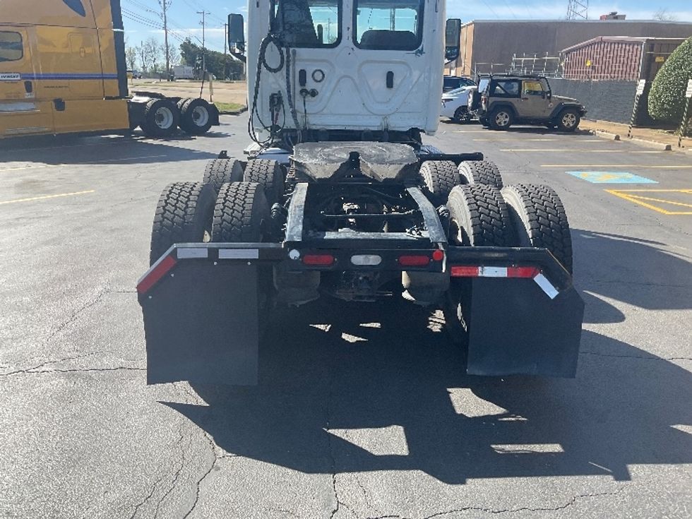 Day Cab Tractor-Heavy Duty Tractors-Freightliner-2019-T12664ST-Memphis-TN-366,022\n\t\tmiles-$ 58,000 - Image 6
