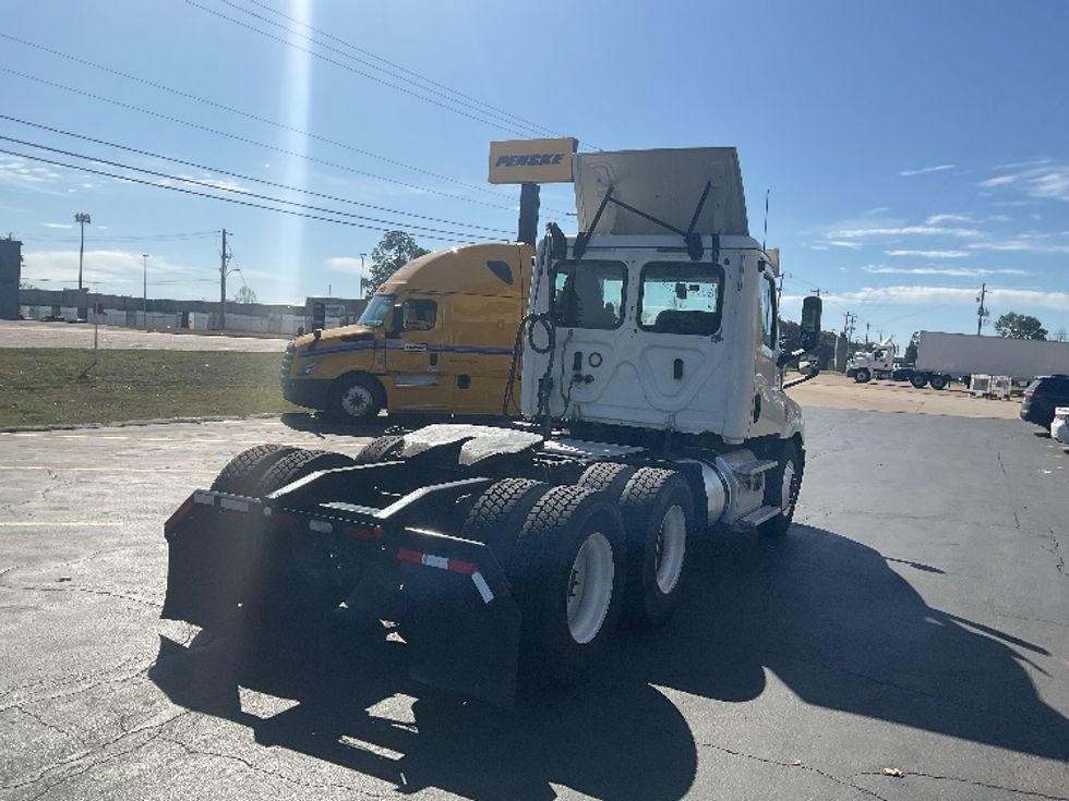 Day Cab Tractor-Heavy Duty Tractors-Freightliner-2019-T12664ST-Memphis-TN-366,022\n\t\tmiles-$ 58,000 - Image 7