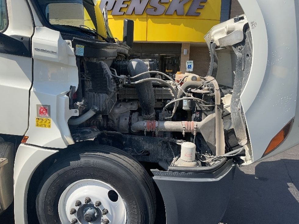 Day Cab Tractor-Heavy Duty Tractors-Freightliner-2019-T12664ST-Memphis-TN-376,556\n\t\tmiles-$ 57,250 - Image 15
