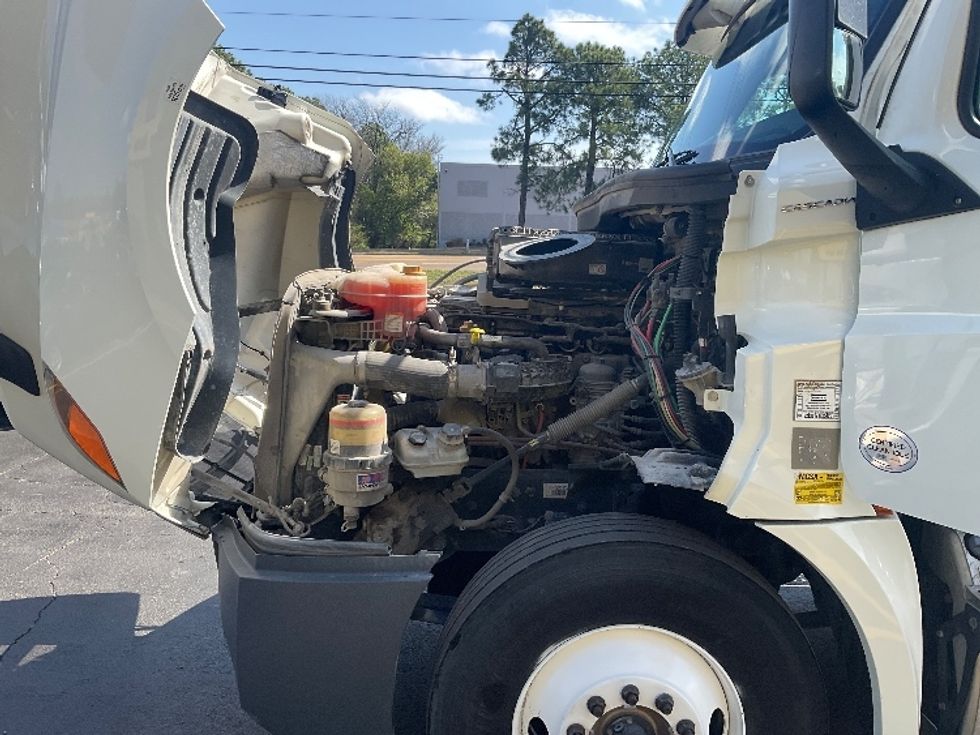 Day Cab Tractor-Heavy Duty Tractors-Freightliner-2019-T12664ST-Memphis-TN-376,556\n\t\tmiles-$ 57,250 - Image 16