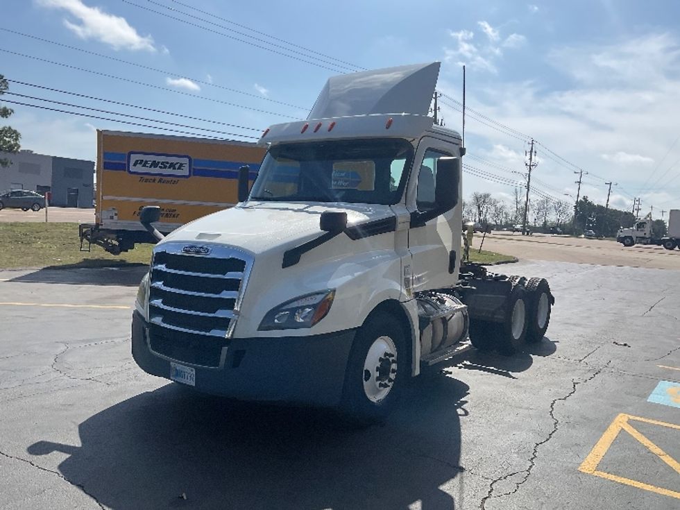 Day Cab Tractor-Heavy Duty Tractors-Freightliner-2019-T12664ST-Memphis-TN-376,556\n\t\tmiles-$ 57,250 - Image 3