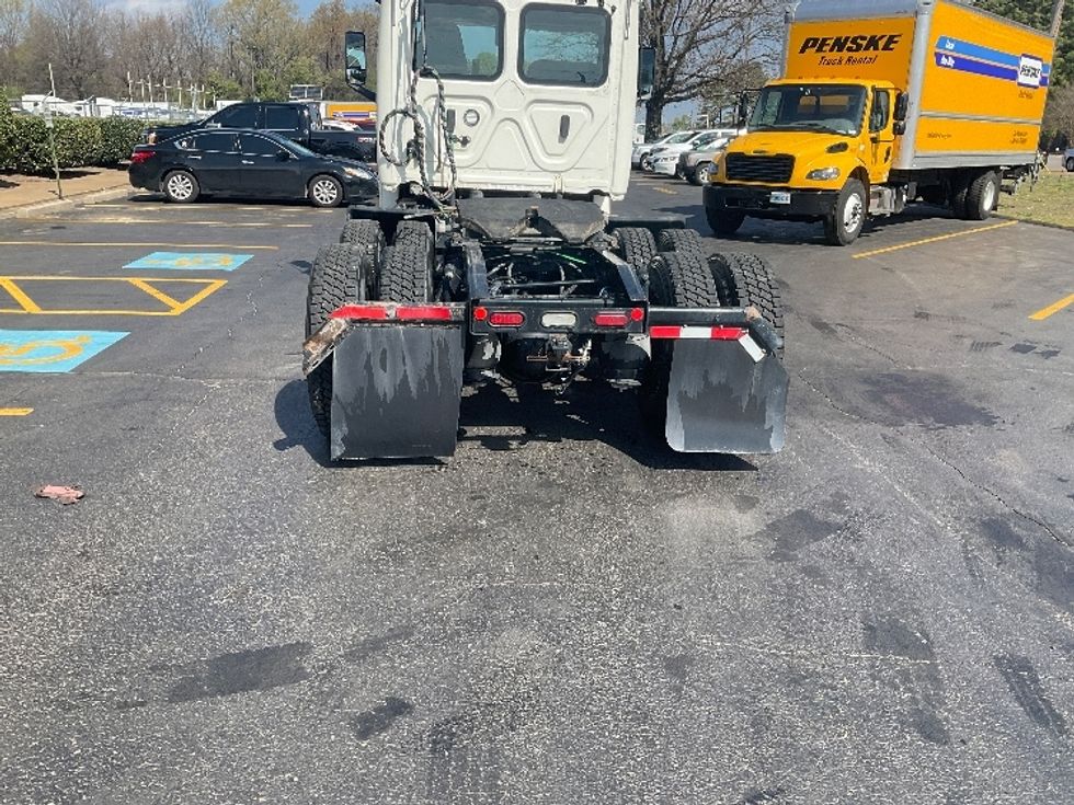 Day Cab Tractor-Heavy Duty Tractors-Freightliner-2019-T12664ST-Memphis-TN-376,556\n\t\tmiles-$ 57,250 - Image 6