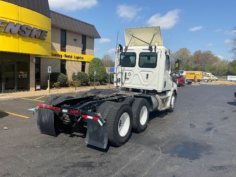 Day Cab Tractor-Heavy Duty Tractors-Freightliner-2019-T12664ST-Memphis-TN-376,556\n\t\tmiles-$ 57,250 - Image 7