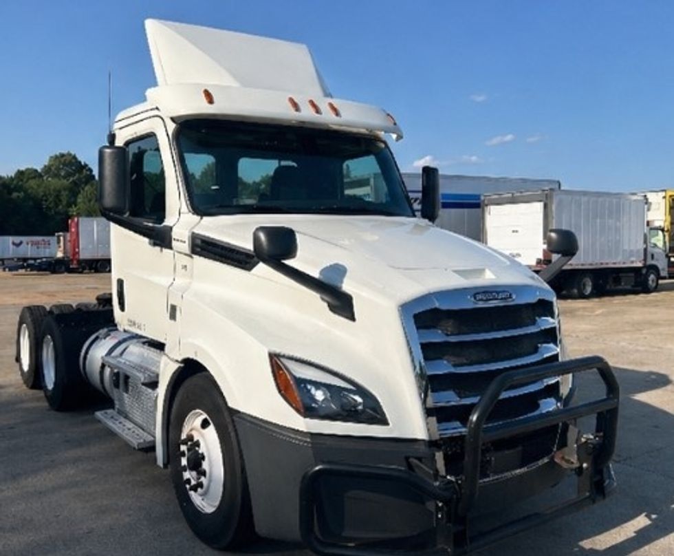 Day Cab Tractor-Heavy Duty Tractors-Freightliner-2019-T12664ST-Memphis-TN-406,819\n\t\tmiles-$ 41,000 - Image 1