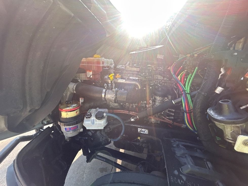 Day Cab Tractor-Heavy Duty Tractors-Freightliner-2019-T12664ST-Memphis-TN-406,819\n\t\tmiles-$ 41,000 - Image 16
