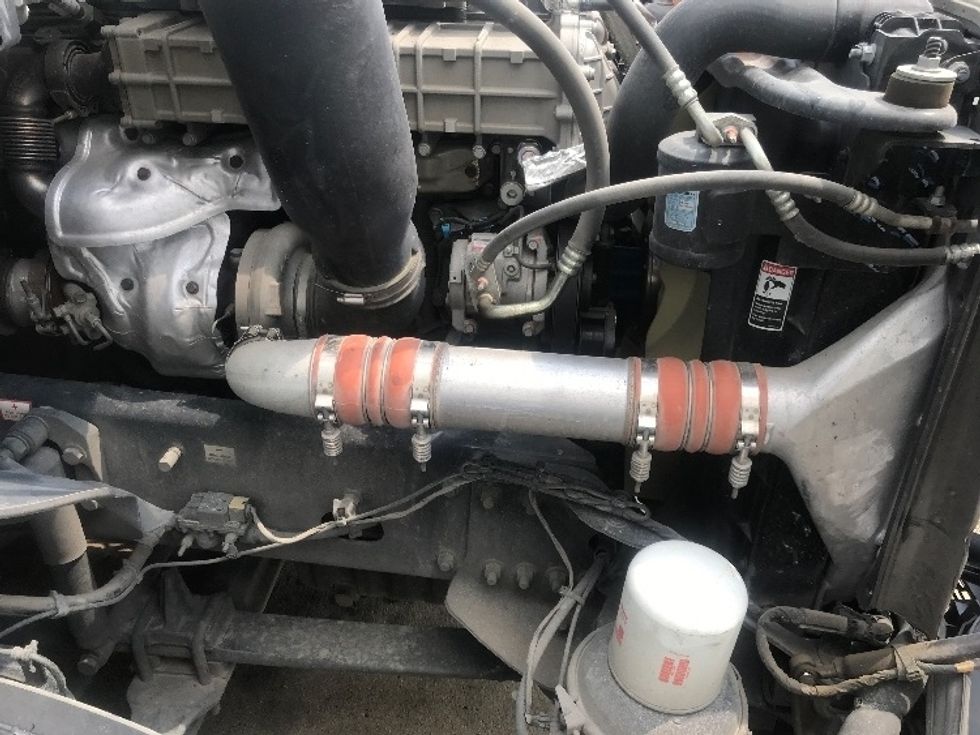 Day Cab Tractor-Heavy Duty Tractors-Freightliner-2019-T12664ST-Middlefield-OH-209,336\n\t\tmiles-$ 51,250 - Image 14