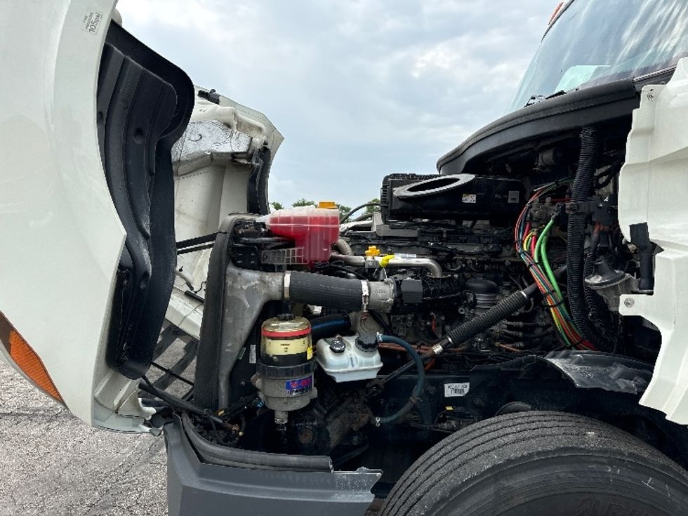 Day Cab Tractor-Heavy Duty Tractors-Freightliner-2019-T12664ST-Middlefield-OH-241,085\n\t\tmiles-$ 70,250 - Image 16