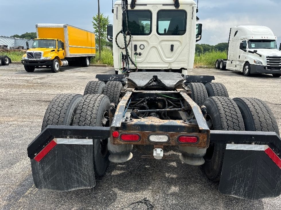 Day Cab Tractor-Heavy Duty Tractors-Freightliner-2019-T12664ST-Middlefield-OH-241,085\n\t\tmiles-$ 70,250 - Image 6