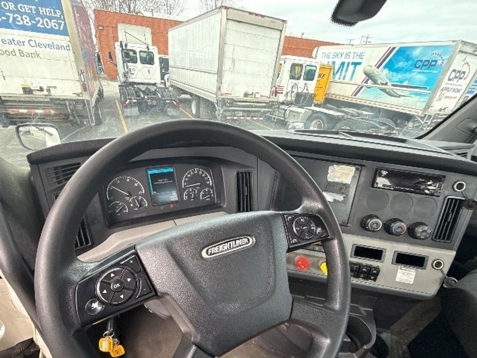 Day Cab Tractor-Heavy Duty Tractors-Freightliner-2019-T12664ST-Middlefield-OH-283,463\n\t\tmiles-$ 49,500 - Image 11